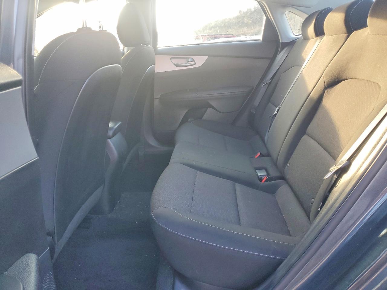 2023 KIA Forte lx