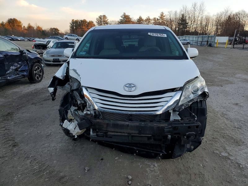 2016 Toyota Sienna le