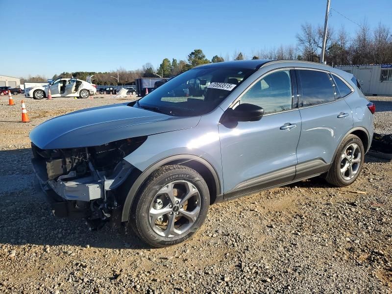 2025 Ford Escape st Line