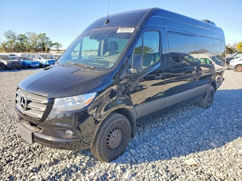 2024 Mercedes-Benz Sprinter 2500