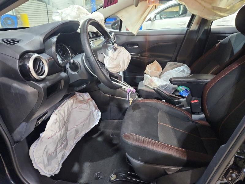 2022 Nissan Versa sr