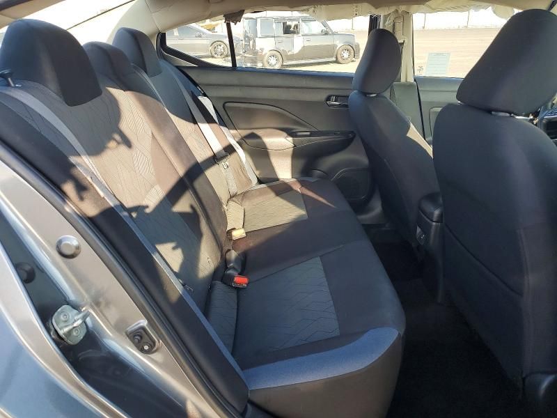 2023 Nissan Versa sv