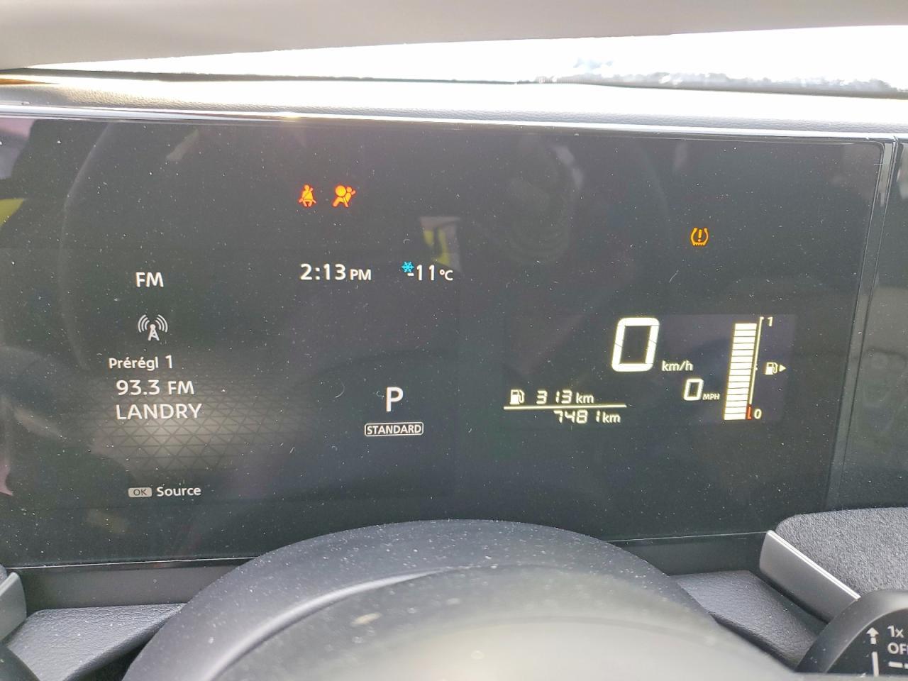 2025 Nissan Kicks sv