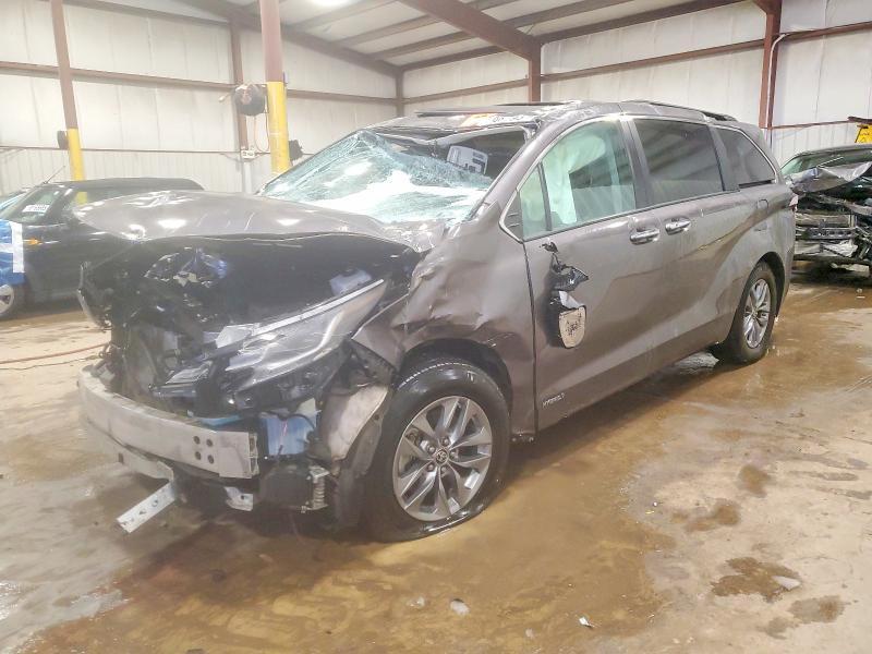 2021 Toyota Sienna xle