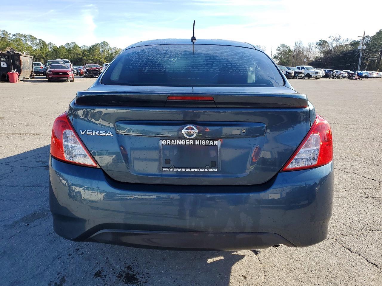 2017 Niss Versa 1.6 s Plus