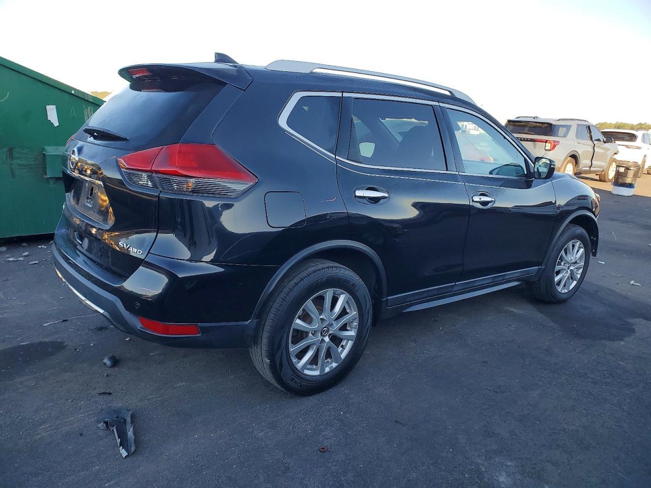 2020 Nissan Rogue sv