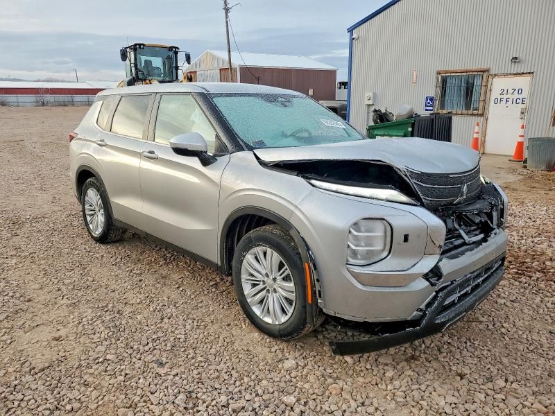 2022 Mitsubishi Outlander es