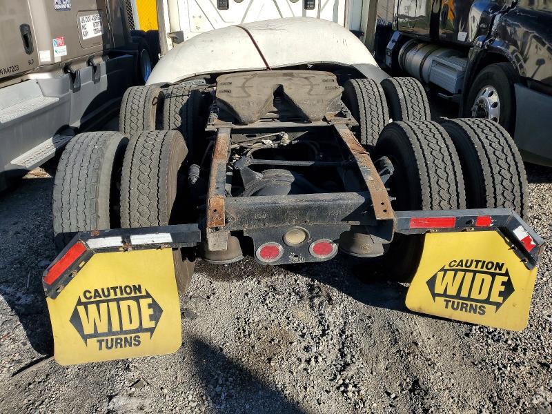 2016 Freightliner Cascadia 125 Semi Truck