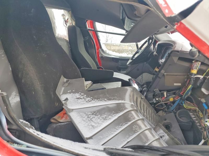 2014 Freightliner 114sd