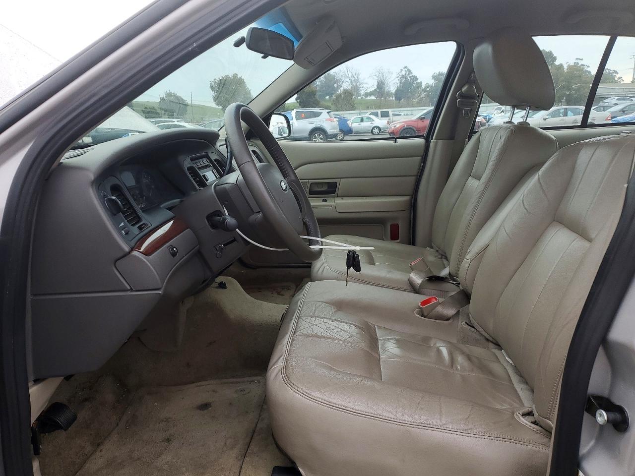 2011 Ford Crown Victoria lx