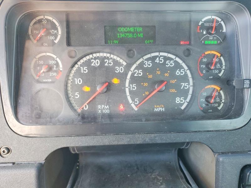 2017 Freightliner Cascadia 125 Semi Truck