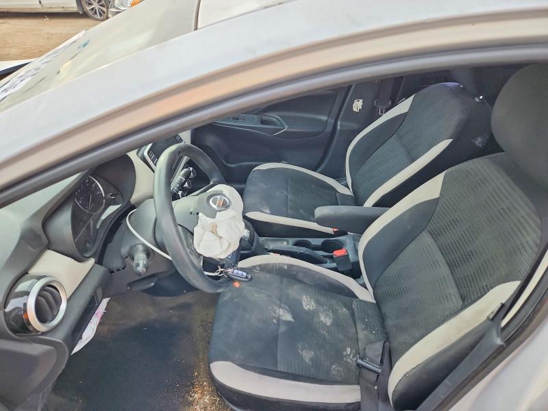 2020 Nissan Versa sv