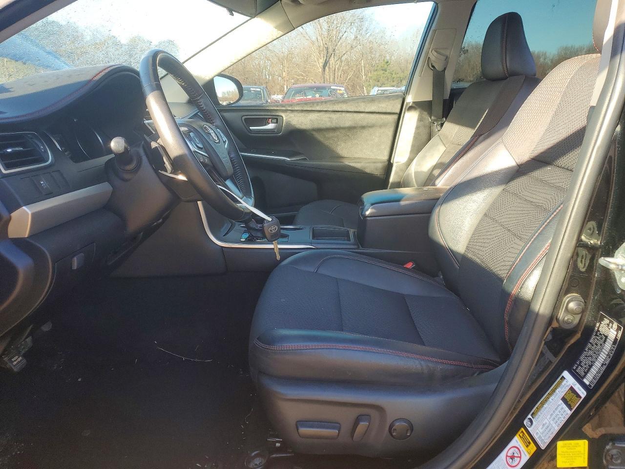 2016 Toyota Camry le