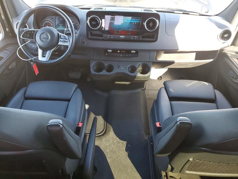 2023 Benzhou Sprinter Passenger 2