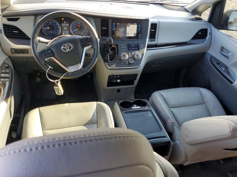 2017 Toyota Sienna xle