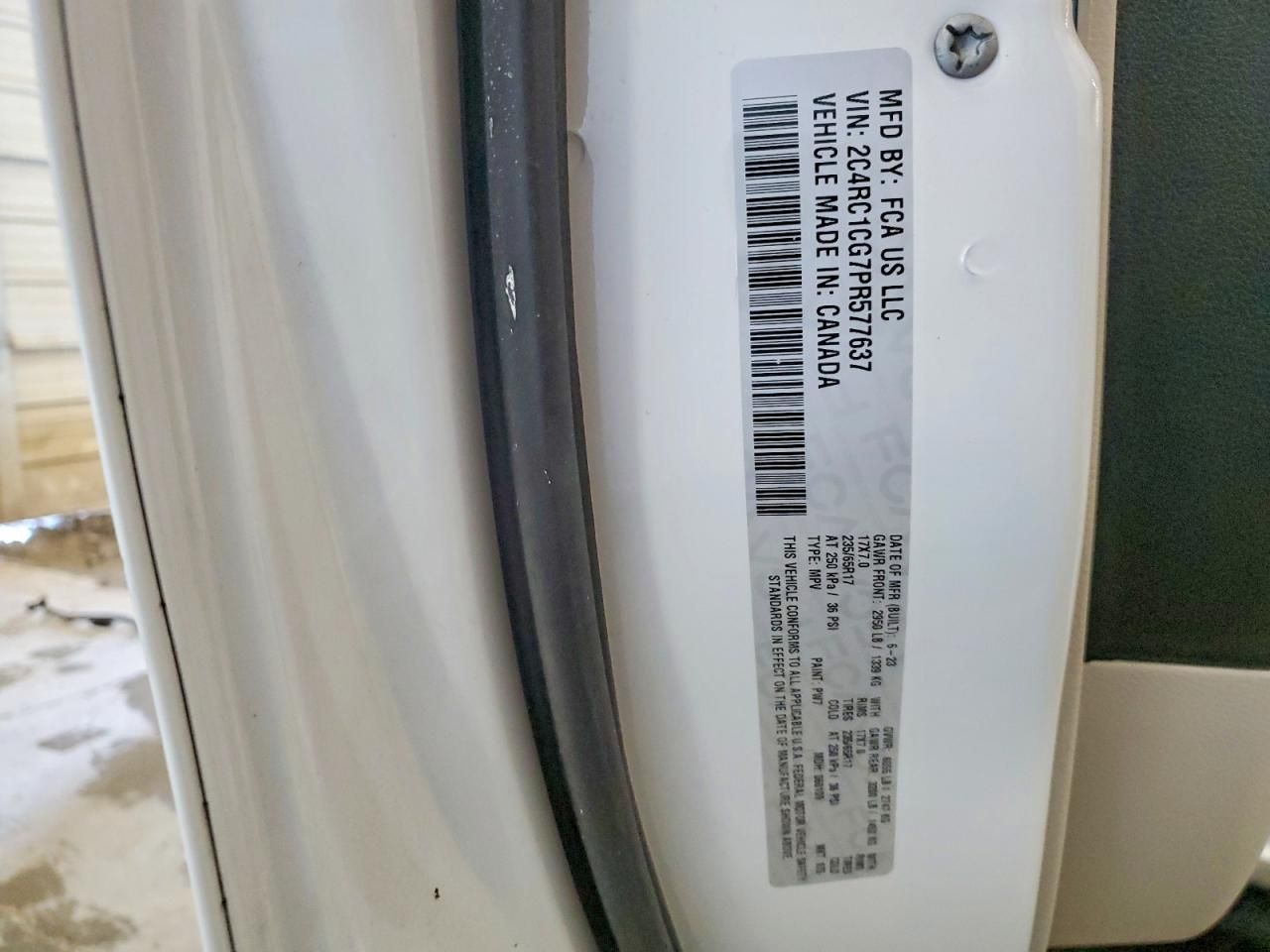 2023 Chrysler Voyager lx