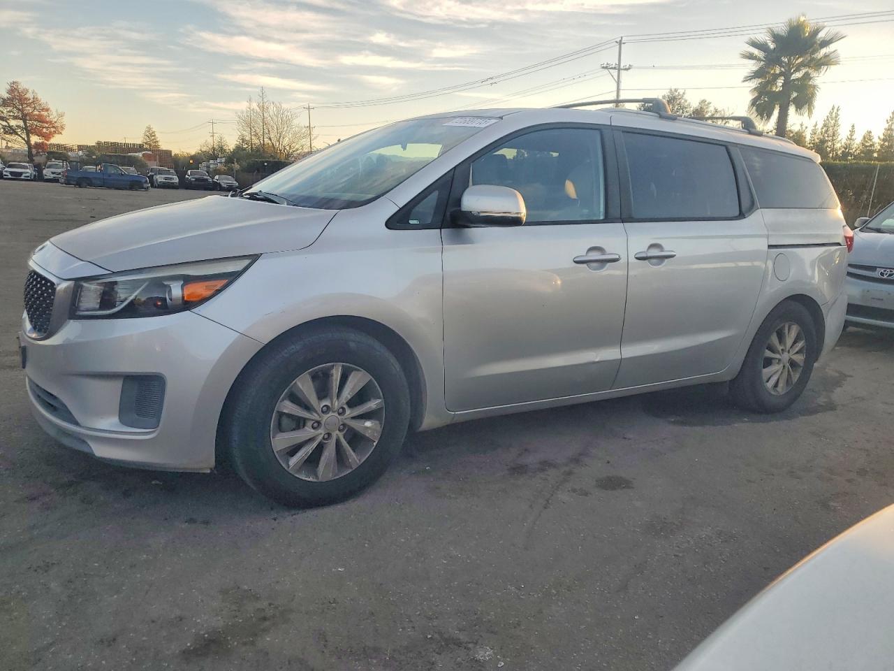 2015 KIA Sedona lx