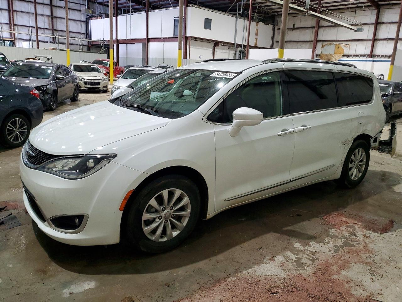 2018 Chrysler Pacifica Touring l