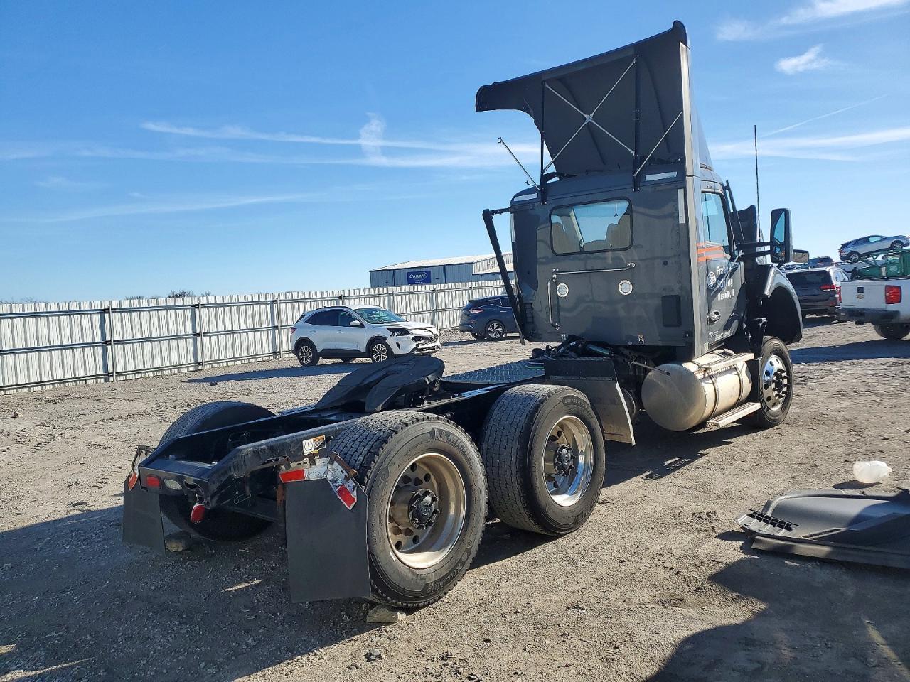 2024 Kenworth T680 Semi Truck