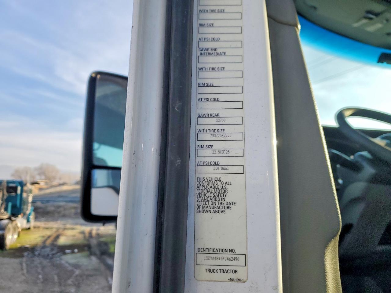 2015 Kenworth T680 Semi Truck