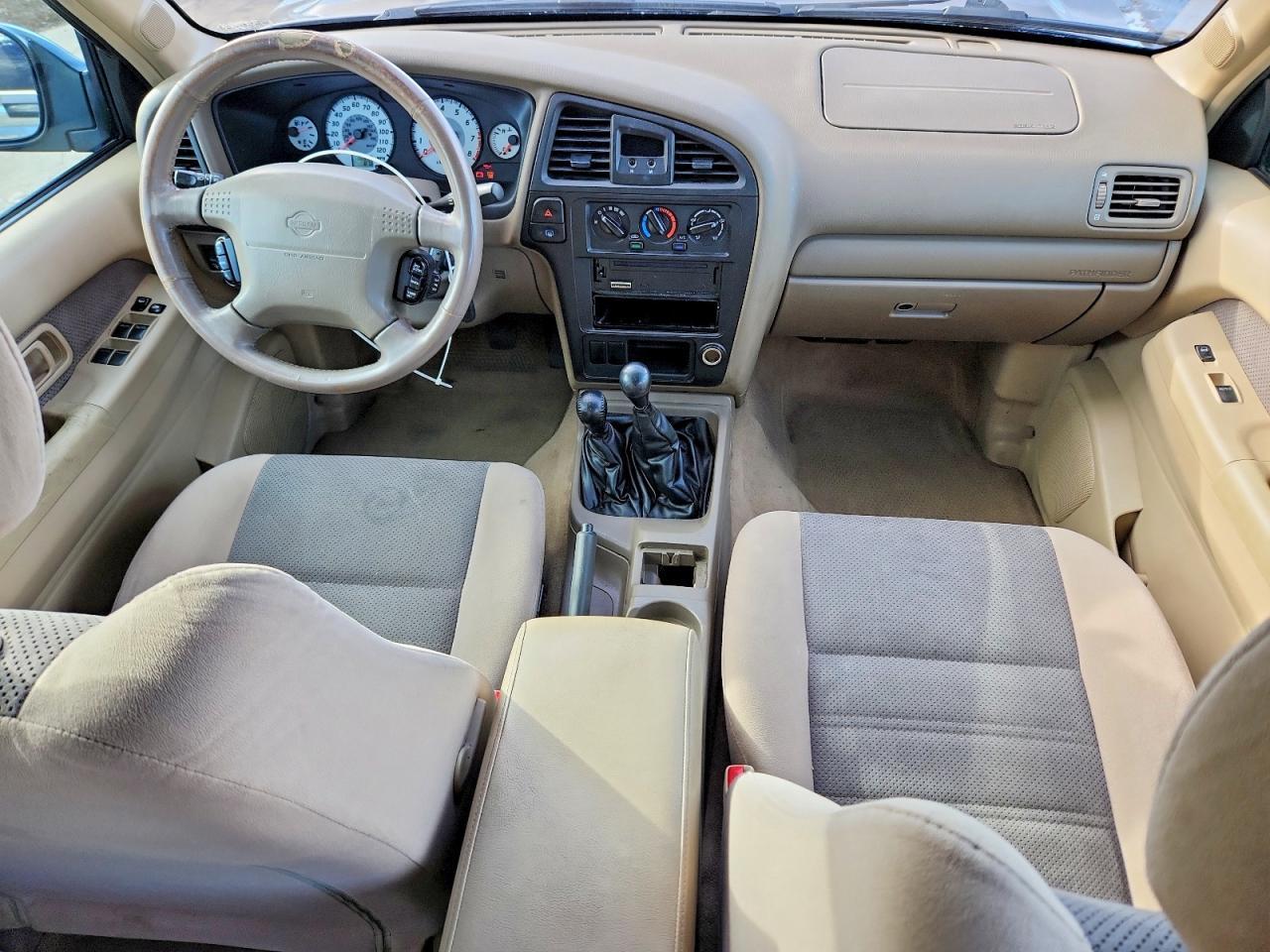 2001 Nissan Pathfinder le