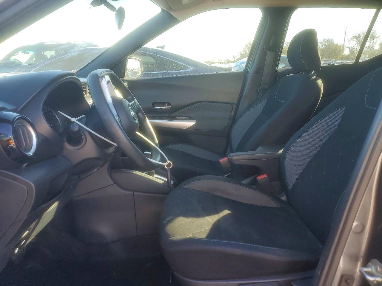 2020 Nissan Kicks sv