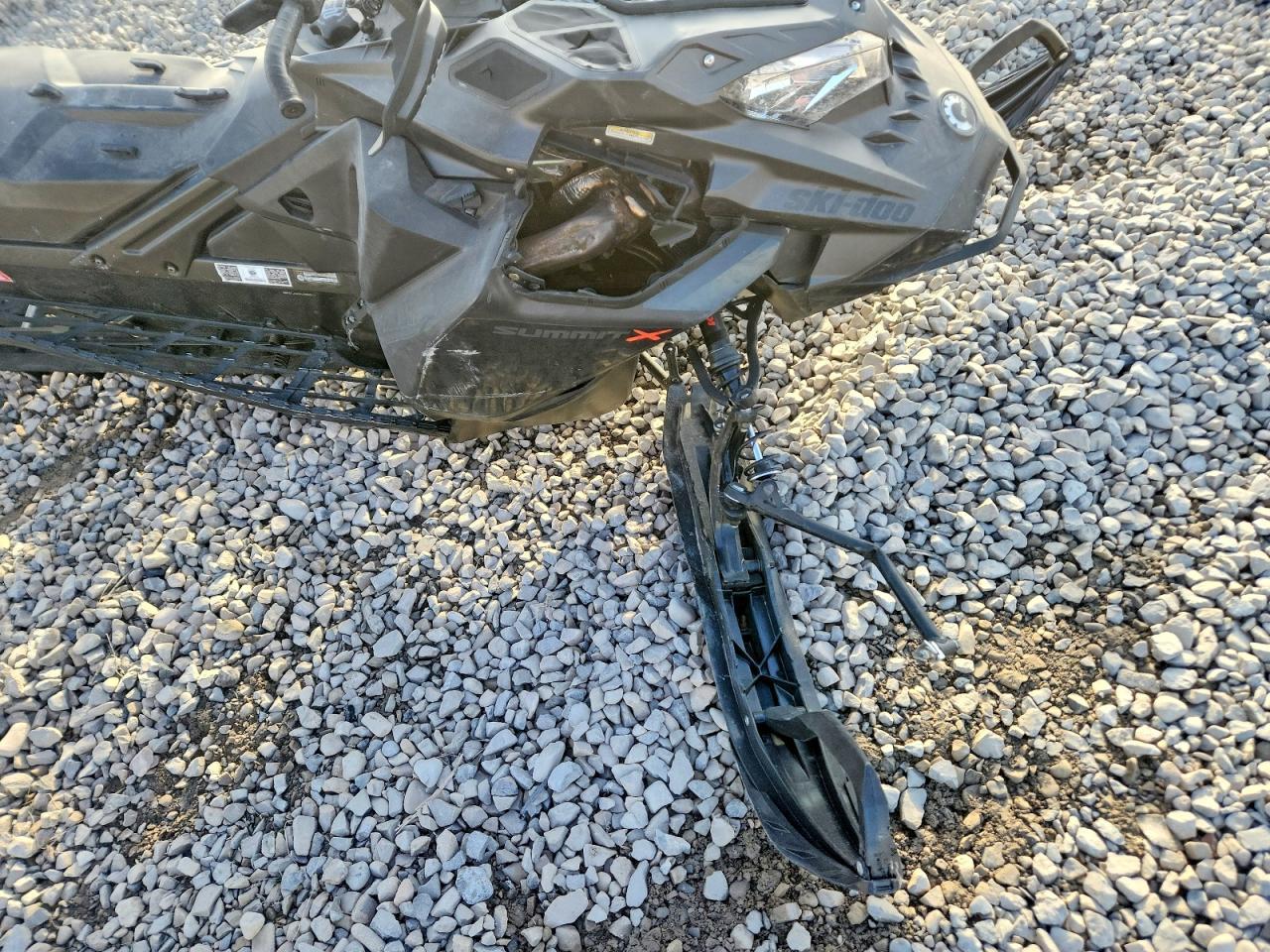 2022 Skidoo 2022 SKI-DOO Summit X 850 Snowmobile