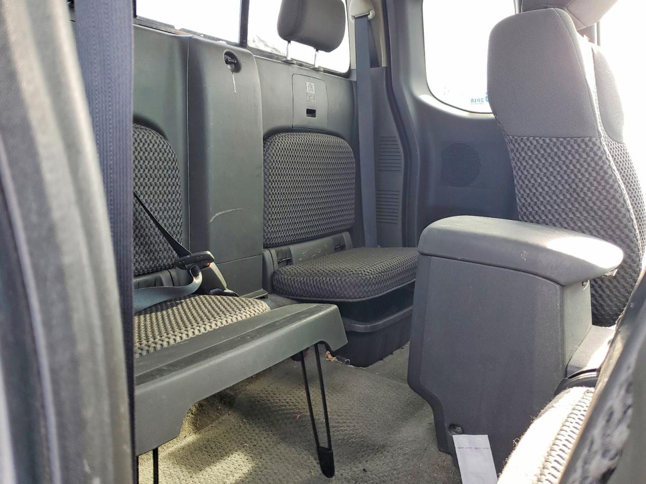 2011 Nissan Frontier sv
