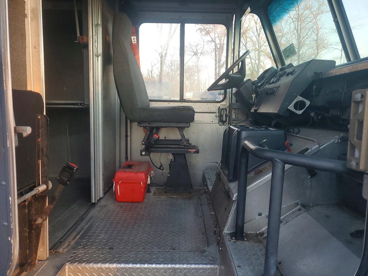 2020 Freightliner MT 45G Delivery Truck