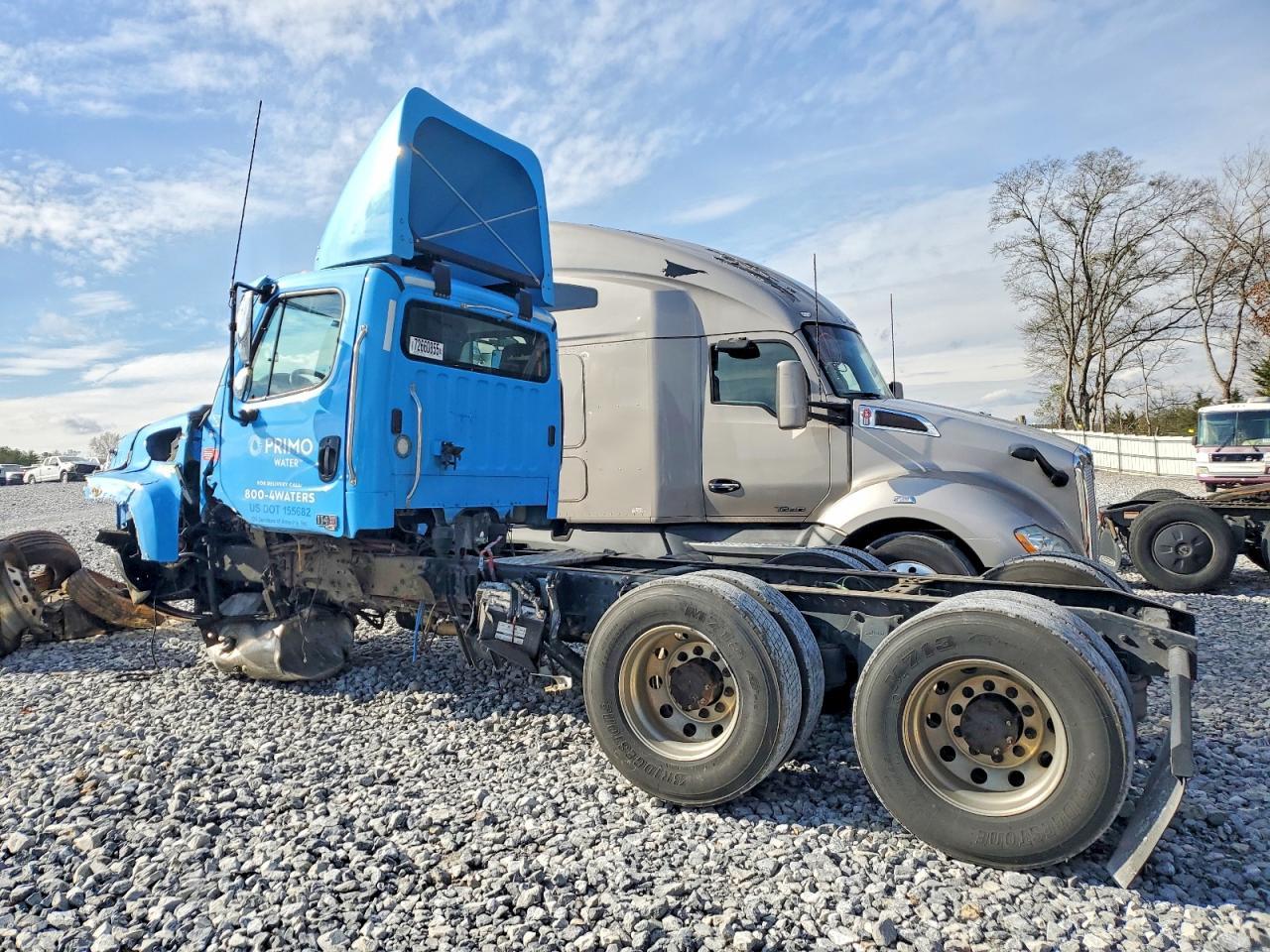 2024 Freigliner 2024 Freightliner Cascadia 126 Truck Cab AND Chass