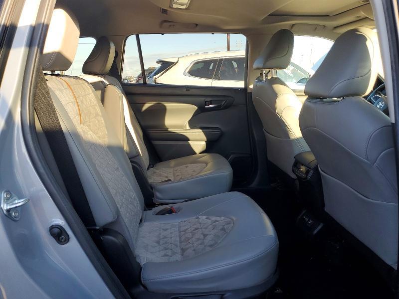2022 Toyota Highlander Hybrid xle