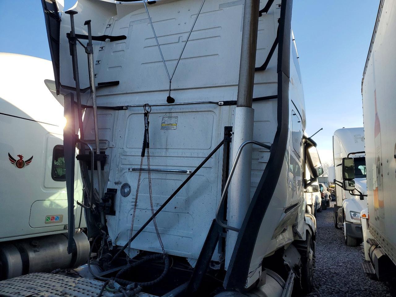 2022 Volvo VNL Semi Truck