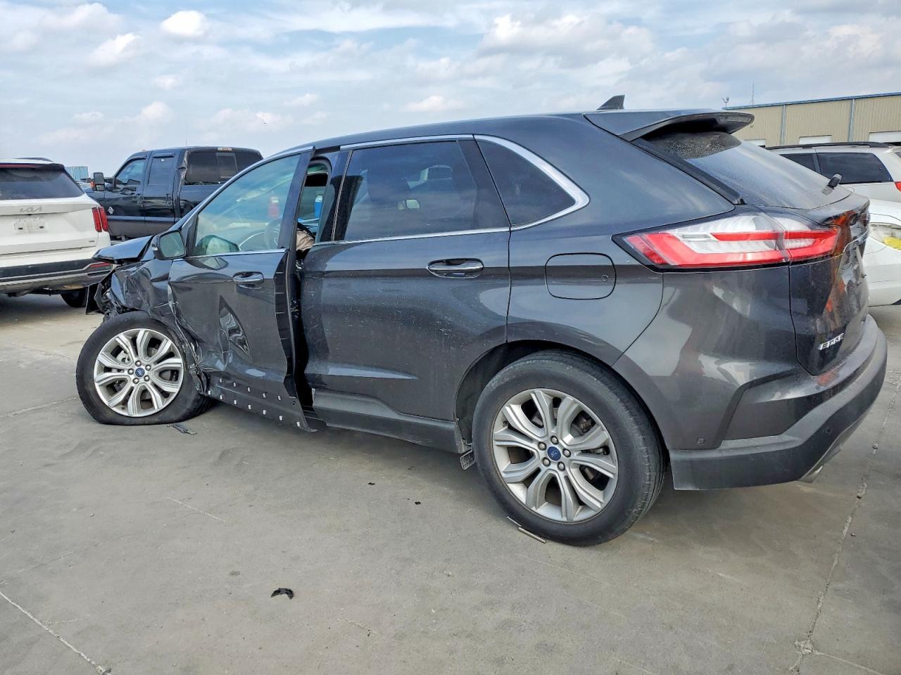 2020 Ford Edge Titanium
