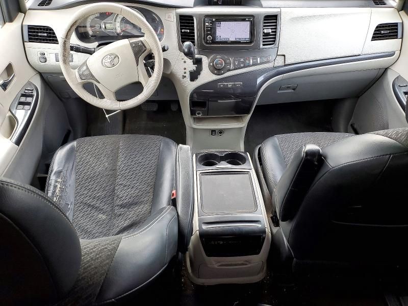 2013 Toyota Sienna Sport