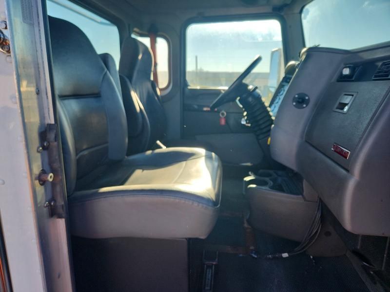 2017 Kenworth T370 Semi Truck