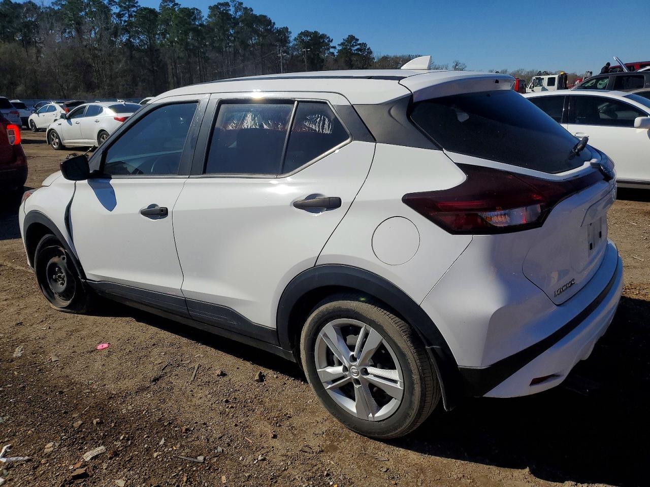 2023 Nissan Kicks s