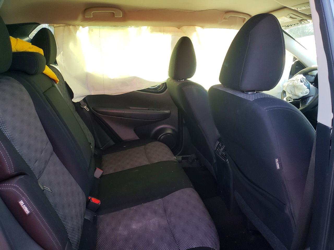 2020 Nissan Rogue Sport s