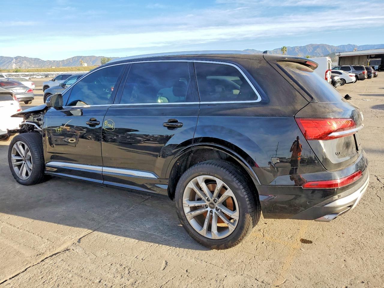 2025 Audi Q7 Premium Plus