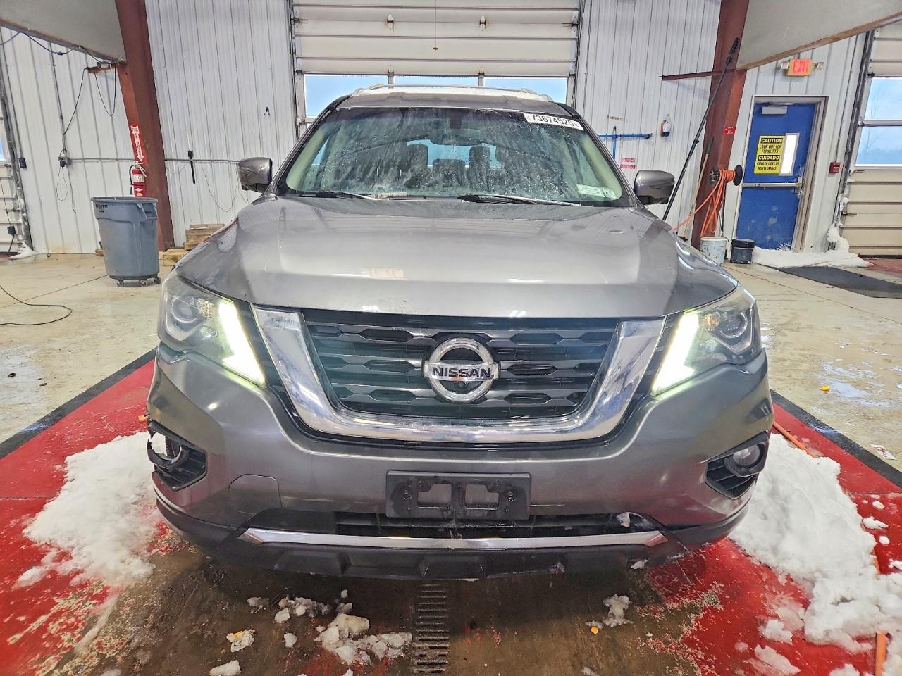 2017 Nissan Pathfinder s