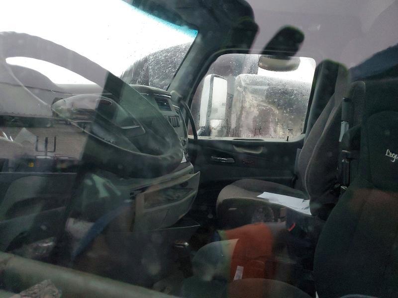 2016 Peterbilt 579 Semi Truck