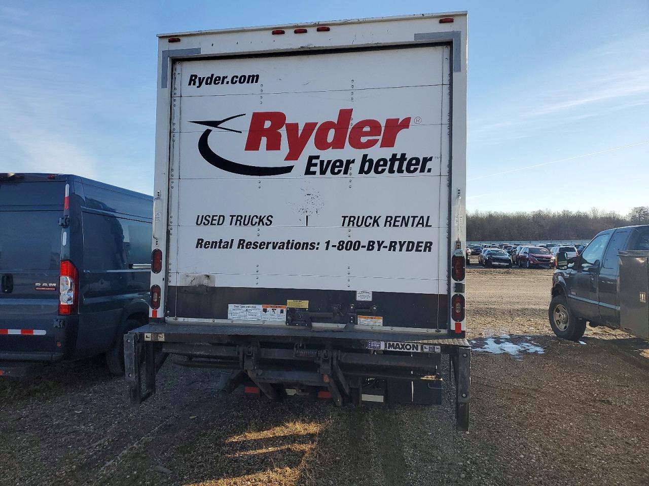 2018 Isuzu NPR HD BOX Truck