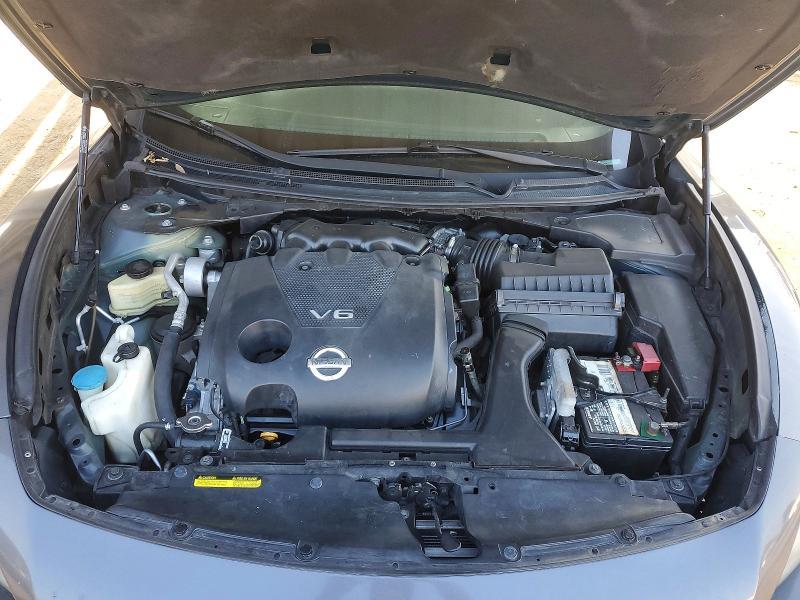 2010 Niss Maxima