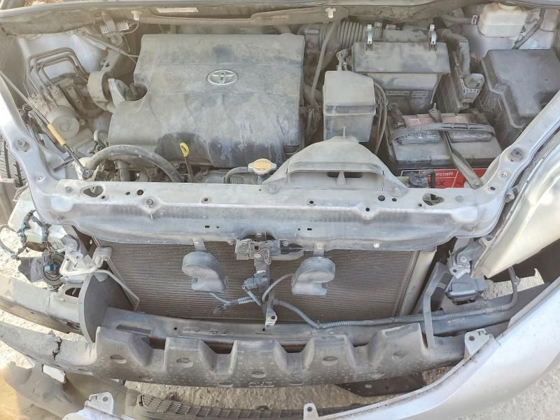 2012 Toyota Sienna le