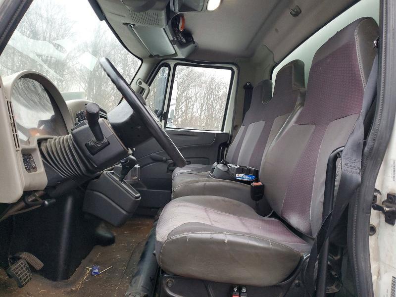 2018 International 4300 BOX Truck