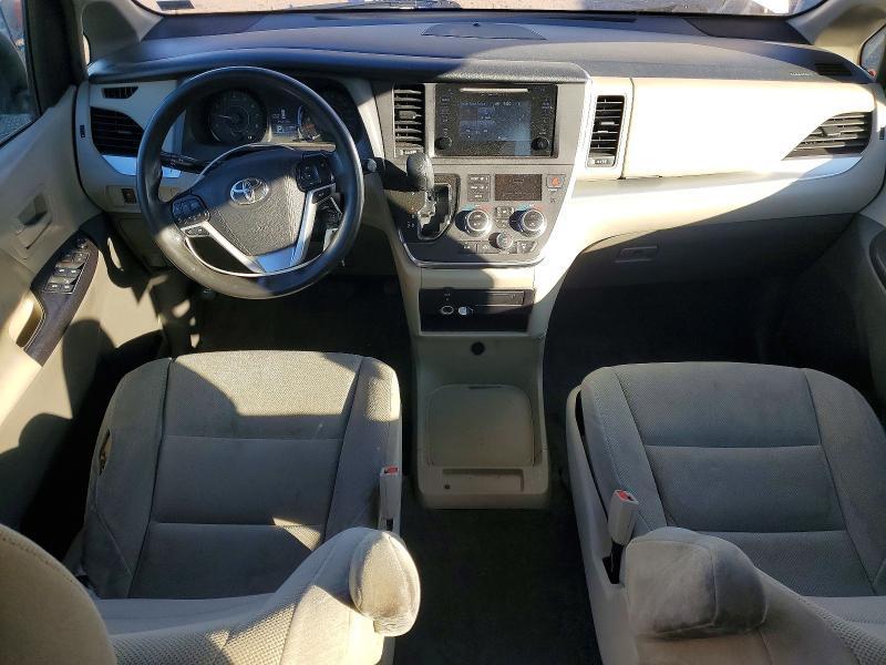 2017 Toyota Sienna le 7-passenger