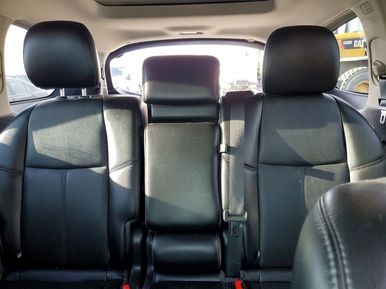 2016 Nissan Pathfinder s