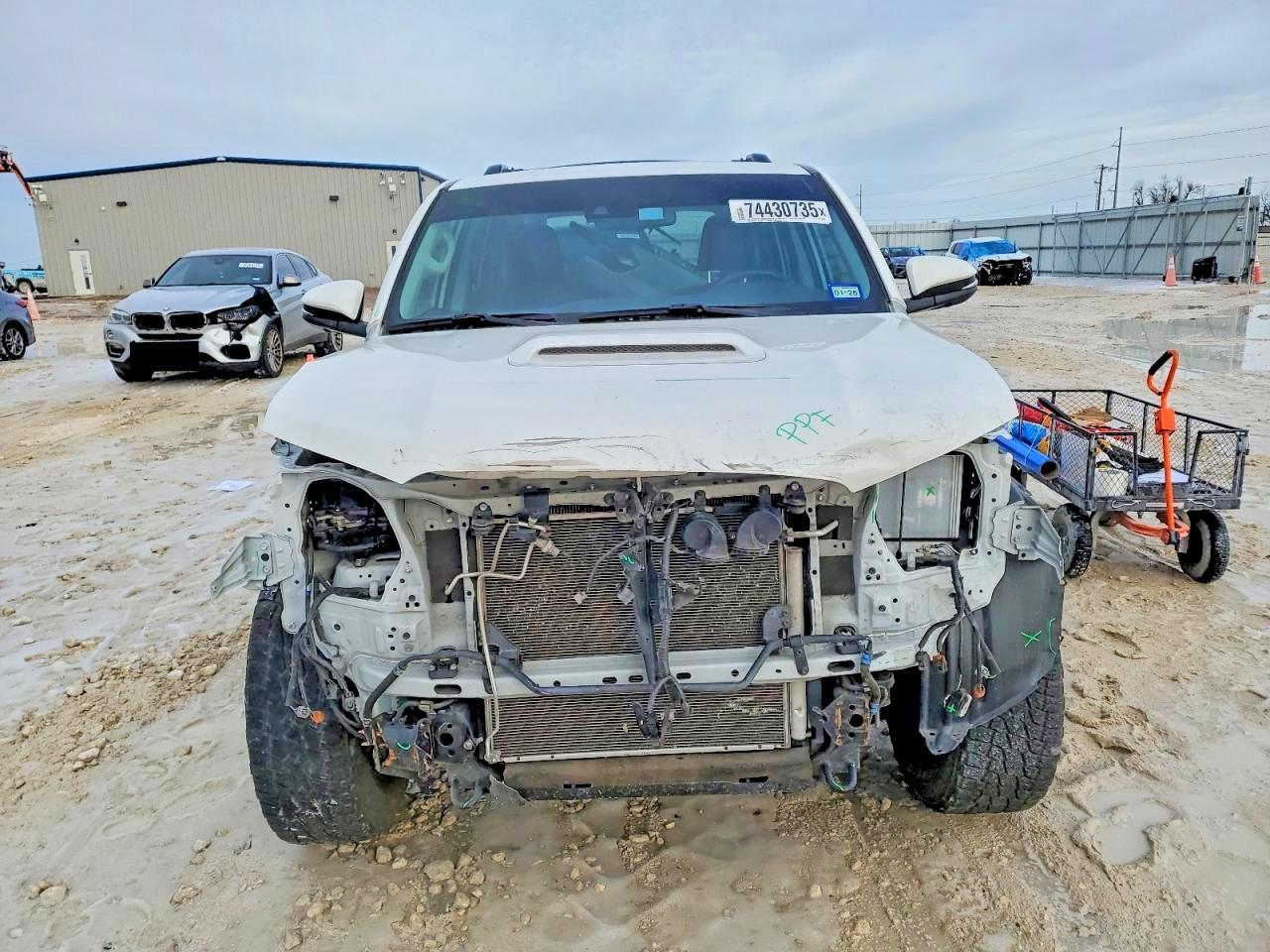 2023 Toyota 4runner se