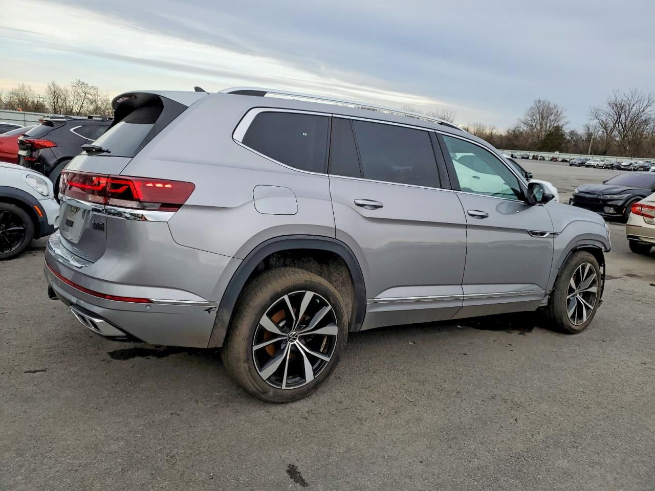 2024 Volkswagen Atlas sel Premium R-line