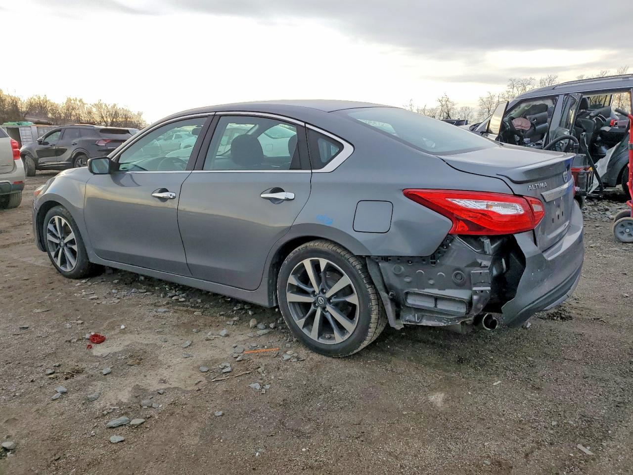 2016 Niss Altima
