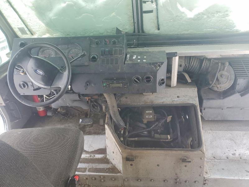 2013 Ford E450 Delivery Truck